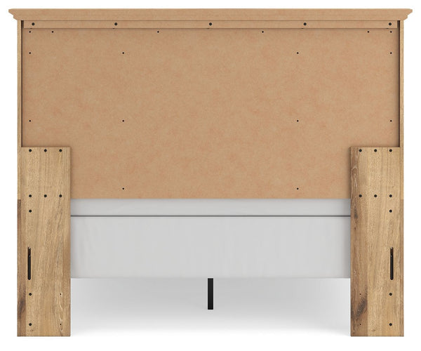 Makidern - Panel Bedroom Set