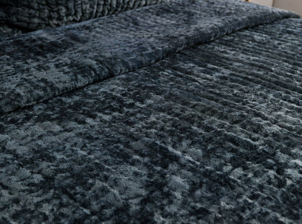 Bari - Velvet Quilt