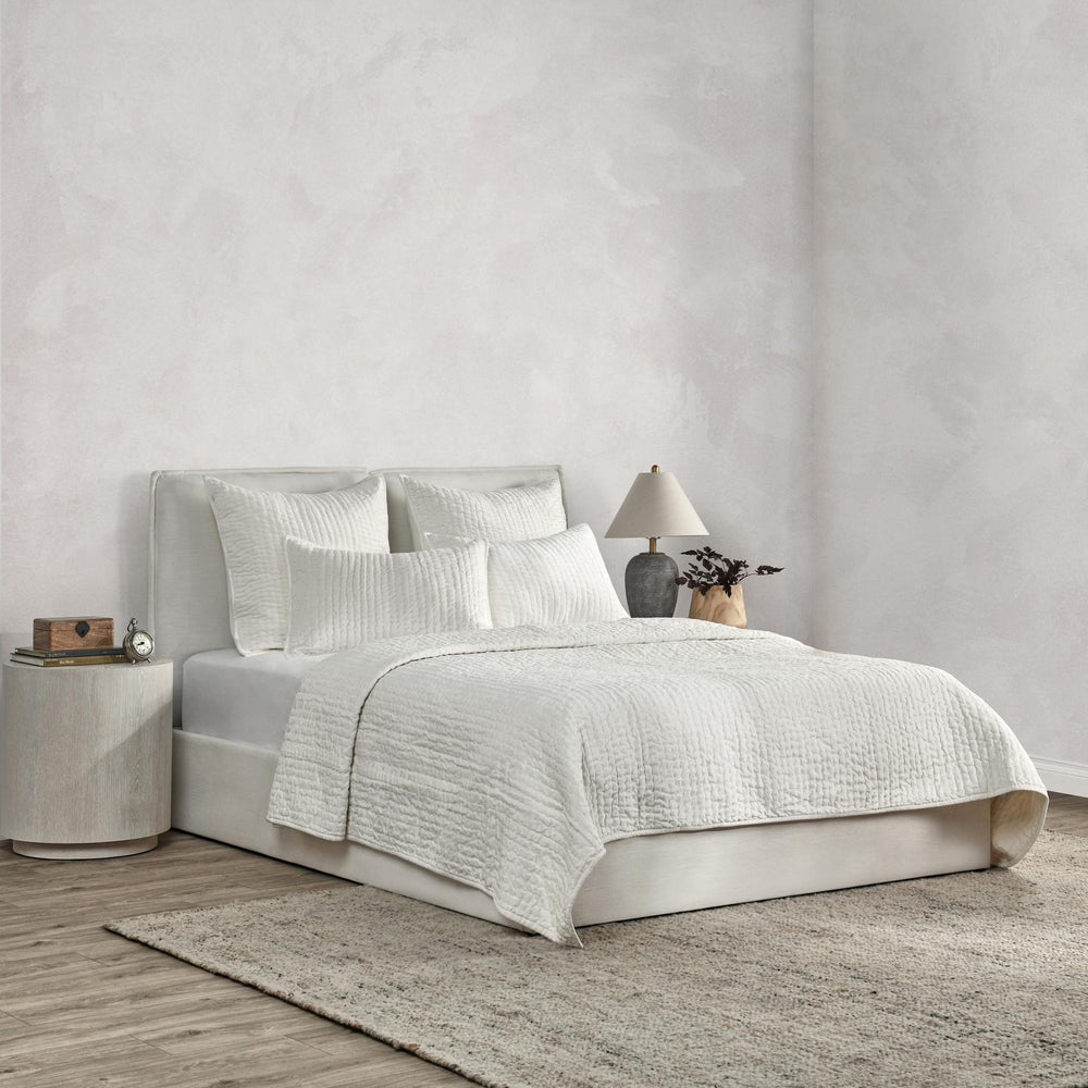 Bari - Velvet Quilt - Cloud
