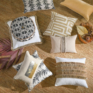 Nubia - 22" x 22" Pillow - Black / White