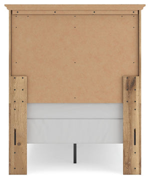 Makidern - Panel Bedroom Set