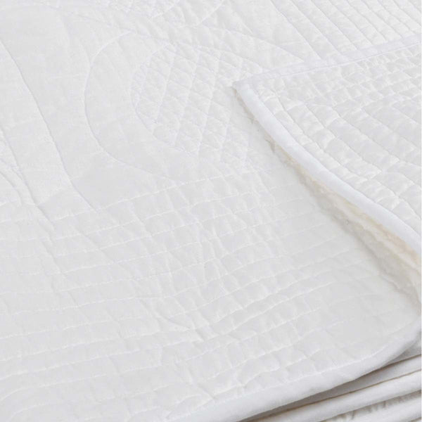 Anessa - Quilt Set