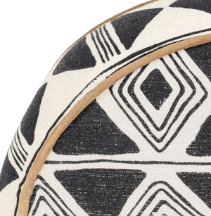 Nubia - 18" Round Pillow - Black / White