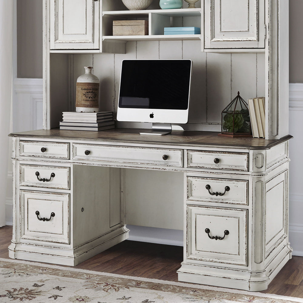 Magnolia Manor - Credenza