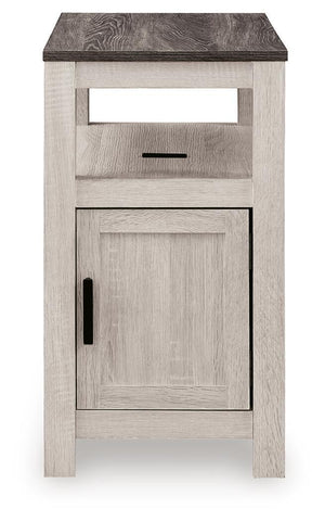 Fendenmore - Chair Side End Table