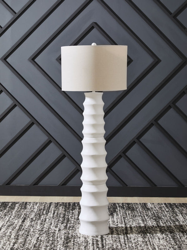 Veraleigh - Poly Lamp