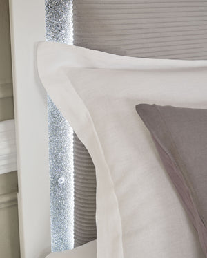 Maeling - Upholstered Panel Bed