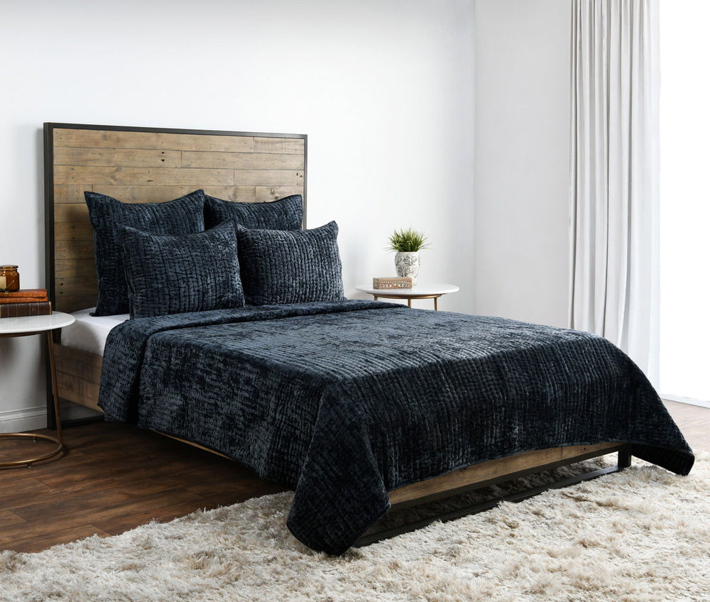 Bari - Velvet Quilt - Ocean Blue