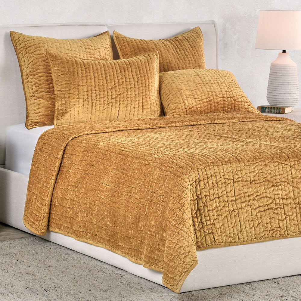 Bari - Velvet Quilt - Honey Gold