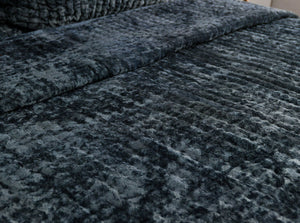 Bari - Velvet Quilt