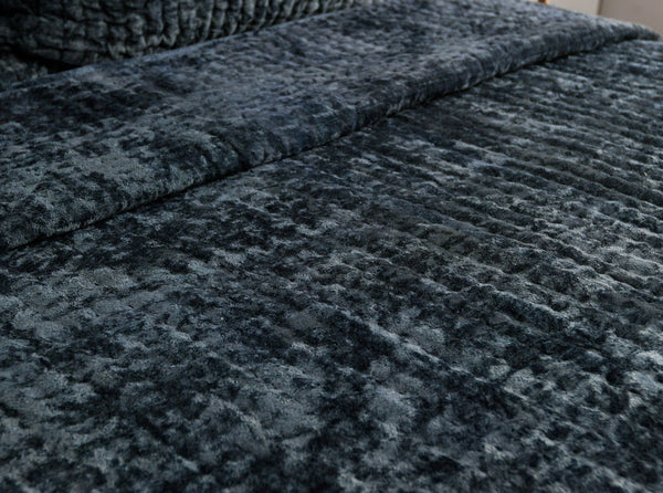 Bari - Velvet Quilt