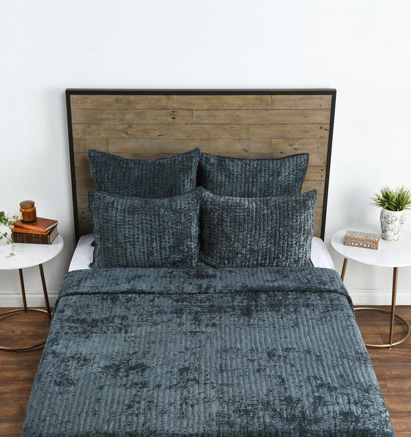 Bari - Velvet Quilt