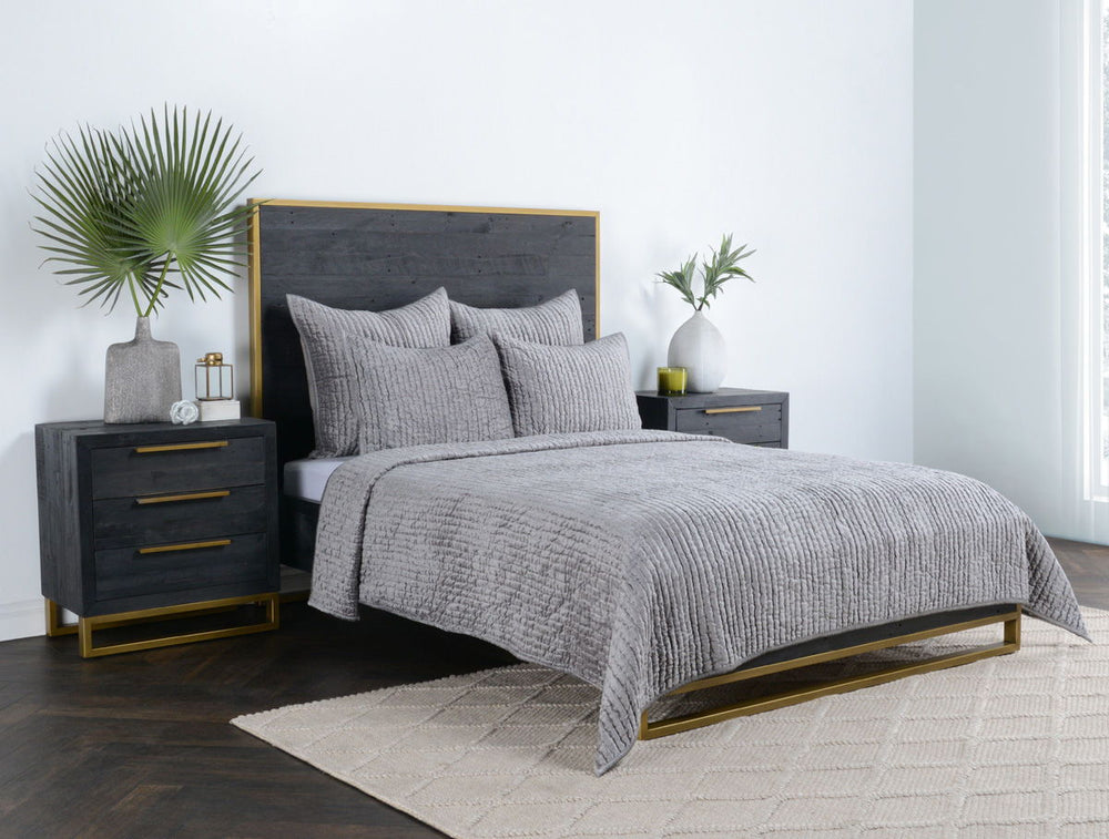 Bari - Velvet Quilt - Gray