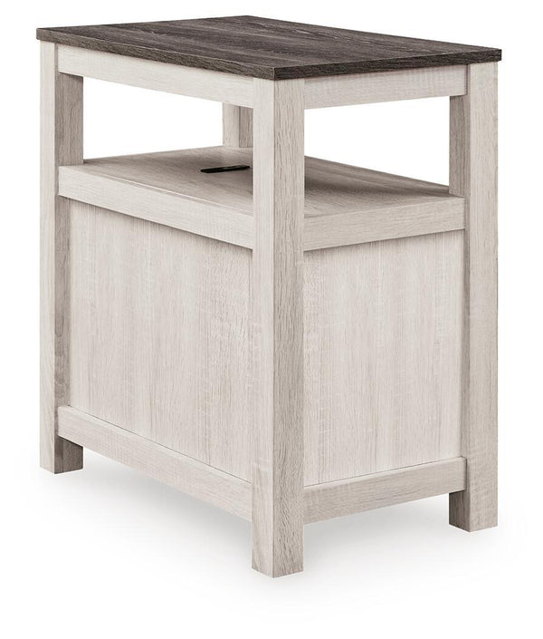 Fendenmore - Chair Side End Table