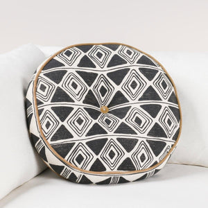 Nubia - 18" Round Pillow - Black / White