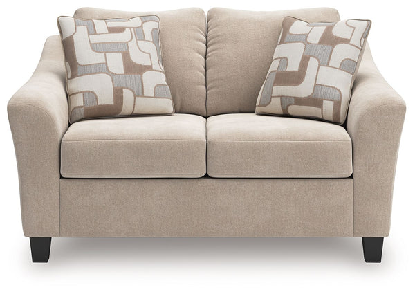 Willarae - Loveseat