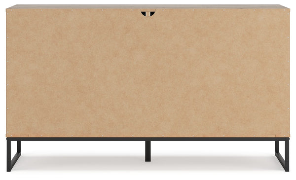 Deanlow - Six Drawer Dresser - Honey