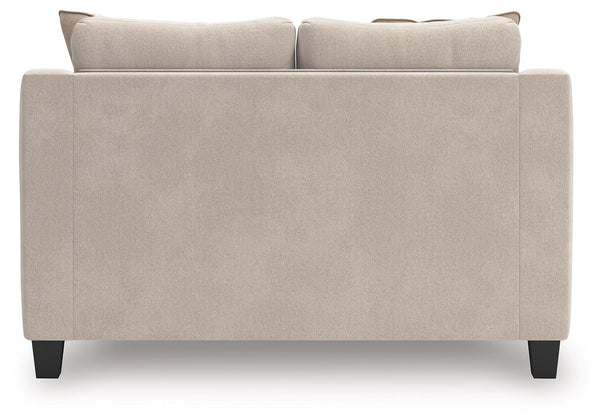 Willarae - Loveseat