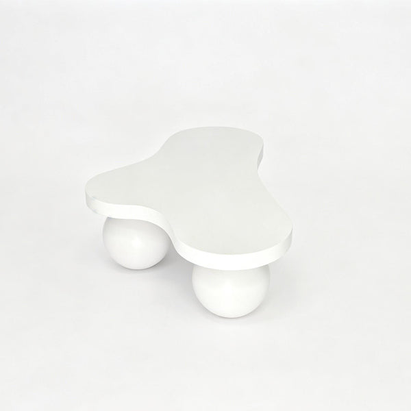 Cloud Shaped Coffee Table With 3 Ball Legs For Living Room