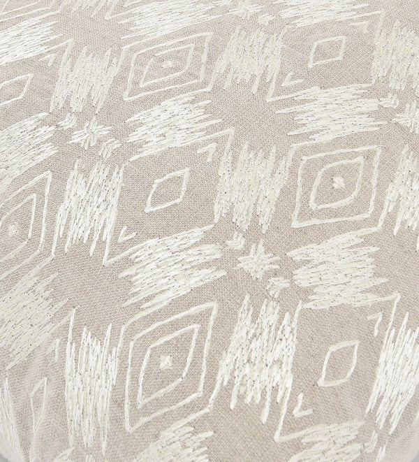 Intrigue - IN Suri Pillow - Natural